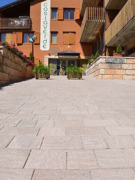 Pietra-Naturale-lastricato-1